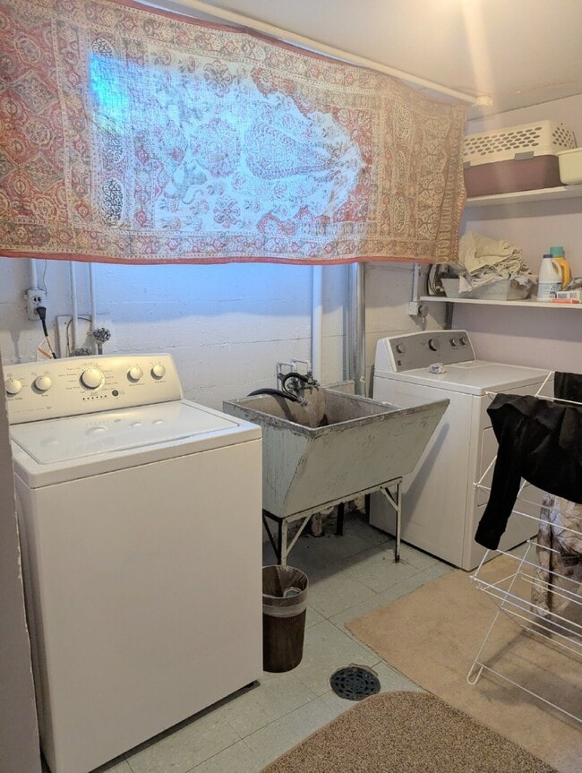Building Photo - Basement for Rent - Shared Living in Comfo...