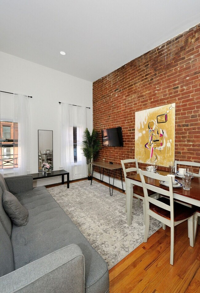 Building Photo - 506 9th Ave