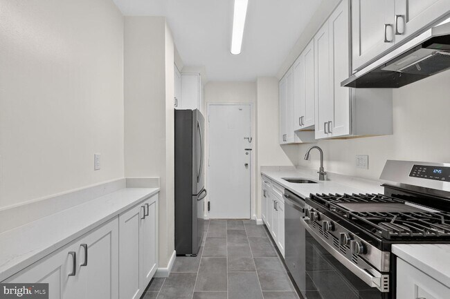 Building Photo - 10500 Rockville Pike