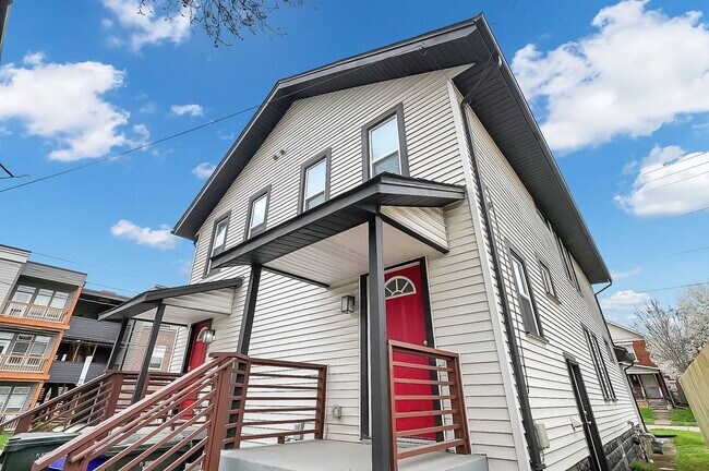 Building Photo - 322-324 Woodland Ave