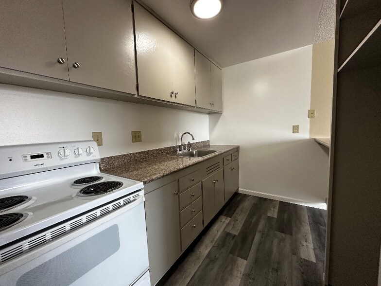 Building Photo - 200 Fairmount Ave