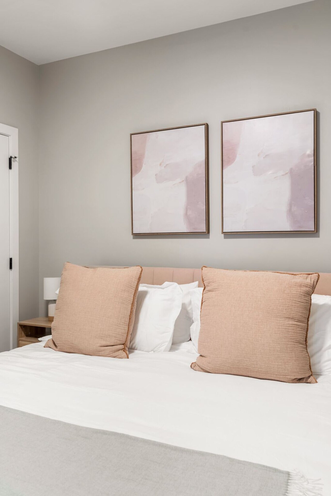 Building Photo - 205 W 4th St