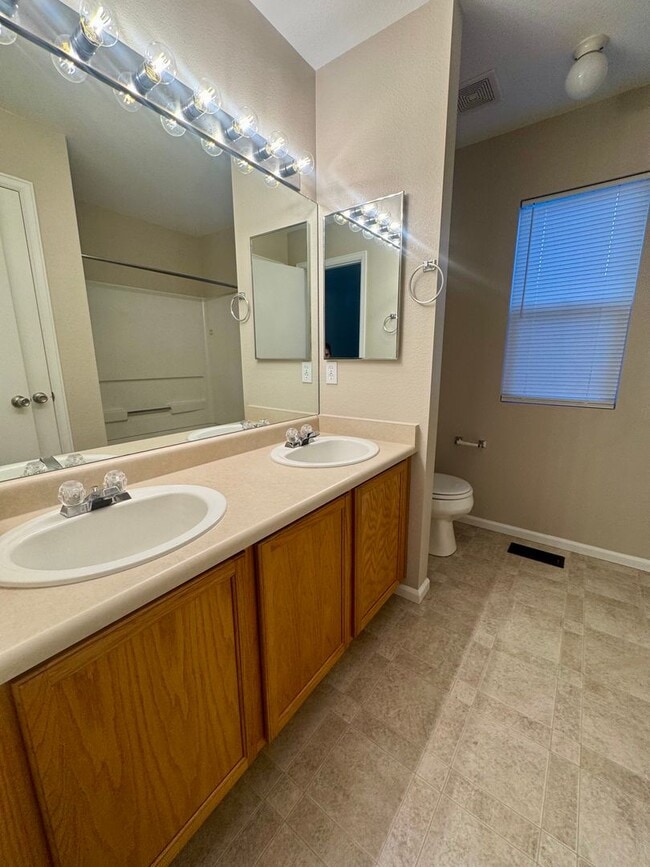 Building Photo - 3 Bedroom Home in Peyton