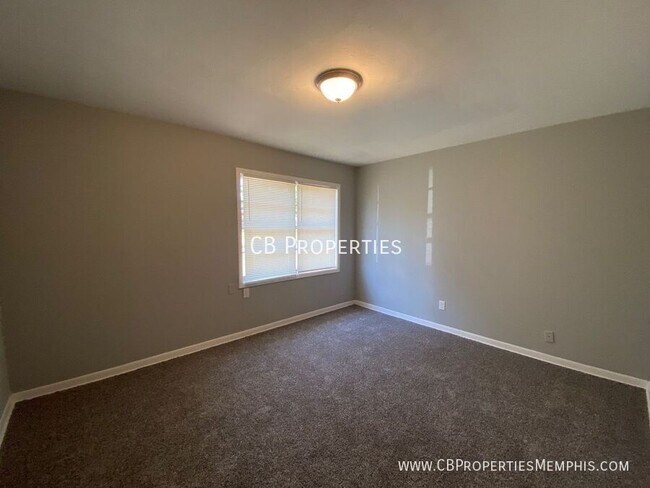 Building Photo - 640 Leacrest Ave