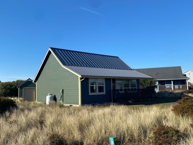 Building Photo - 451 Skylark St SW