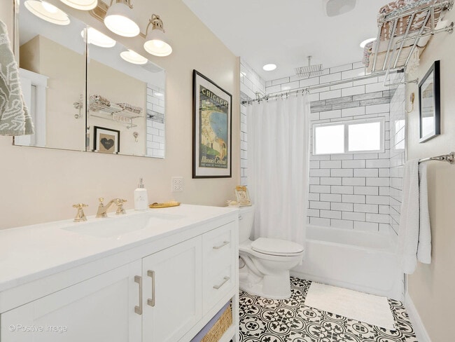 Building Photo - 318 Bluff Ave