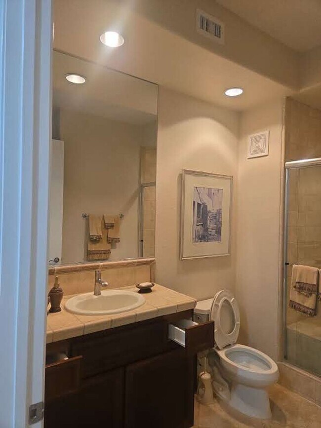Building Photo - An Amazing Furnished 3 Bedroom Condo at La...