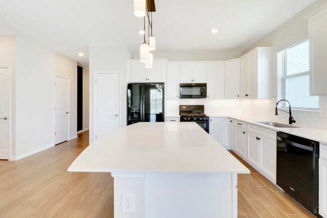 Building Photo - 12545 SW Gray Fox Ln