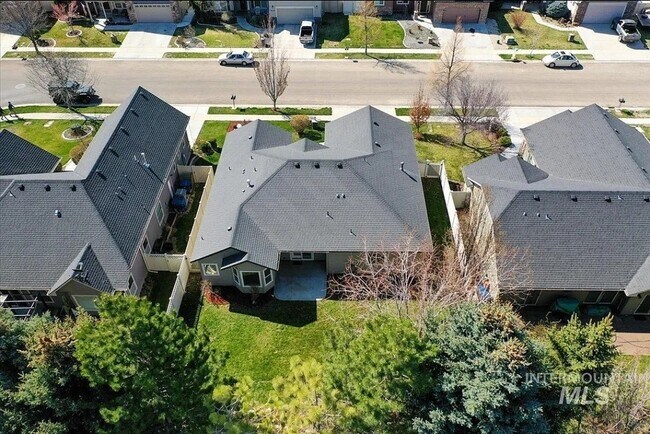Building Photo - 850 W Heather Woods Dr