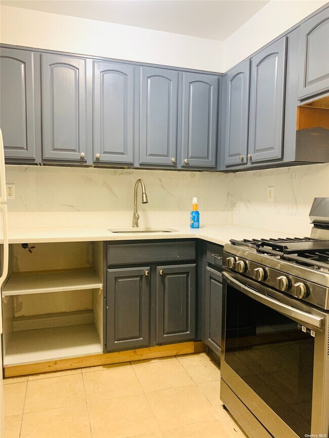 Building Photo - 22-15 119th St