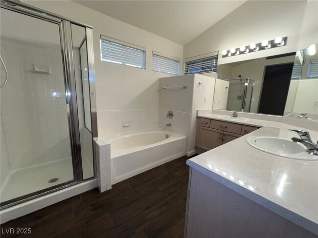 Building Photo - 7916 Thorne Pine Ave