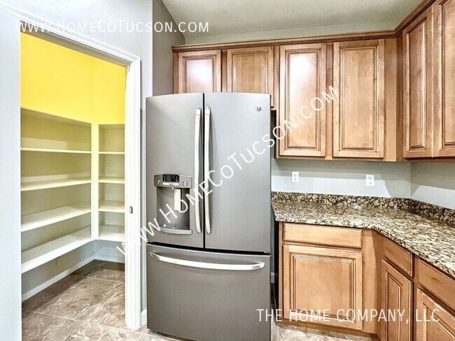 Building Photo - 12860 N Camino Vieja Rancheria