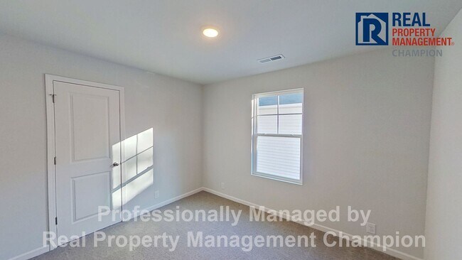 Building Photo - Newly Constructed 3 BD 2.5 BA w/Open Floor Plan