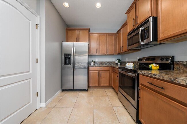 Building Photo - 6548 S Goldenrod Rd