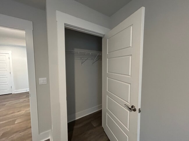 Building Photo - 1237 Pampas Grass Dr