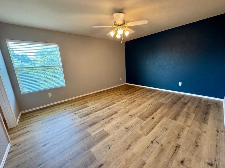 Building Photo - 13287 Fowler Dr