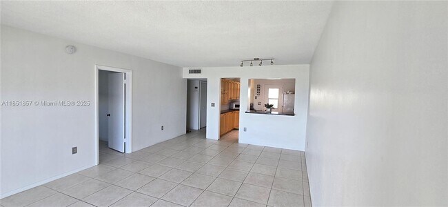 Building Photo - 3020 Marcos Dr