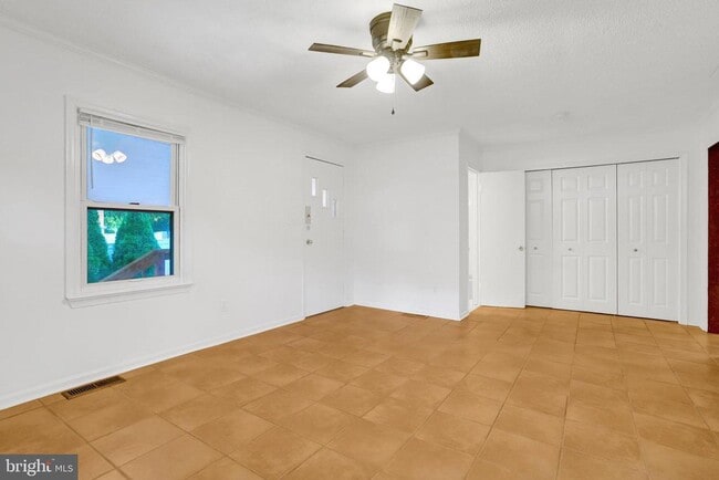 Building Photo - 7555 Park Ln