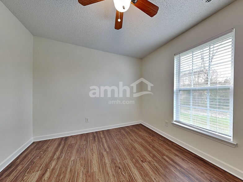 Building Photo - 1219 Alston Hill Dr