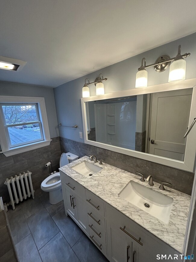 Building Photo - 62 W Elderkin Ave