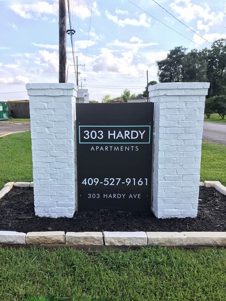 Entrance Sign - 303 Hardy Ave