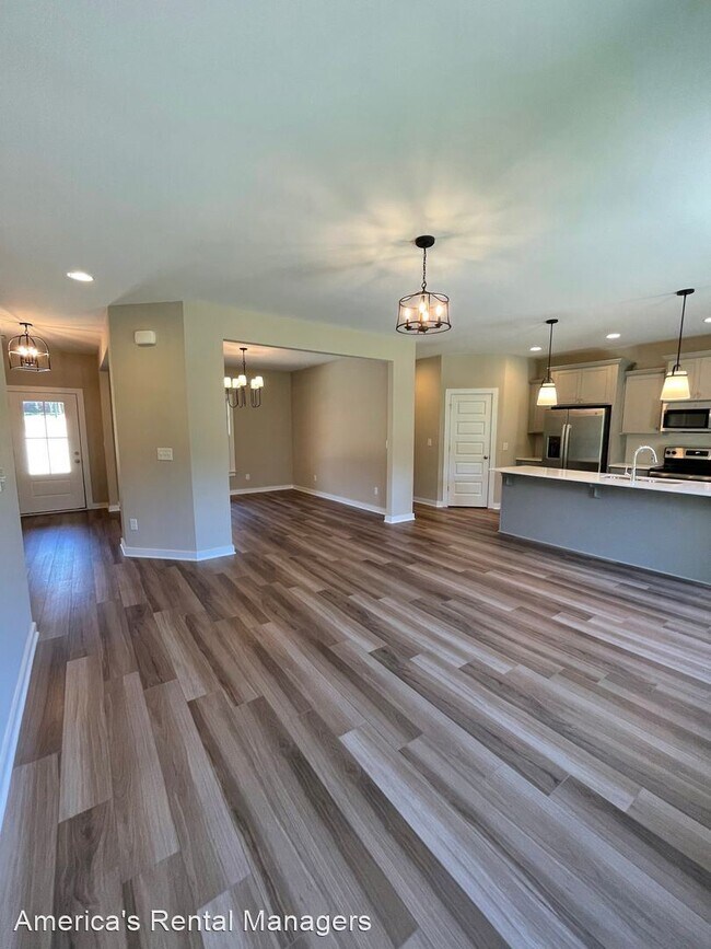 Building Photo - 4 br, 3 bath House - 44 Oak Ridge Place