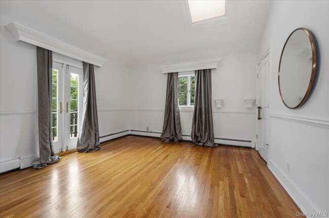 Building Photo - 47 Shoreham Rd