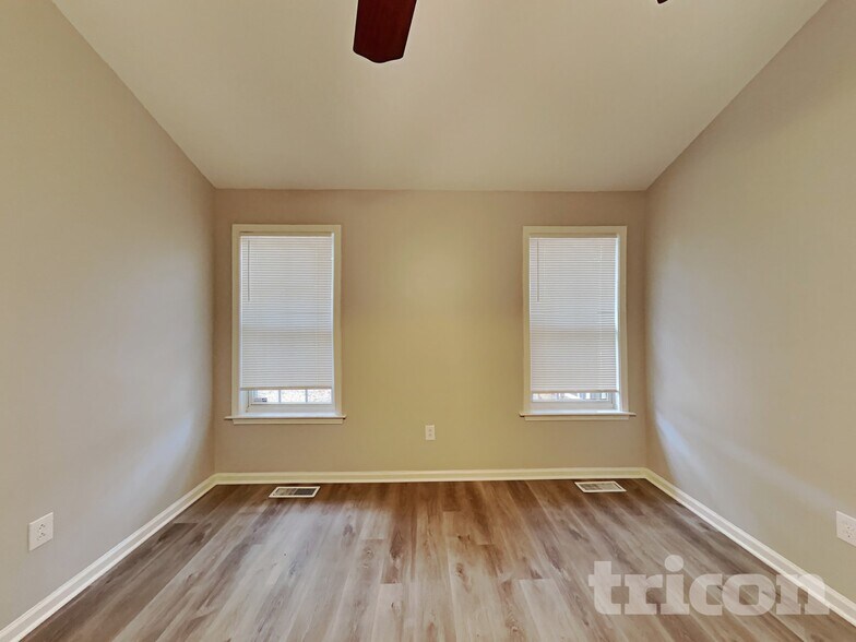 Building Photo - 1113 Dunwoody Dr