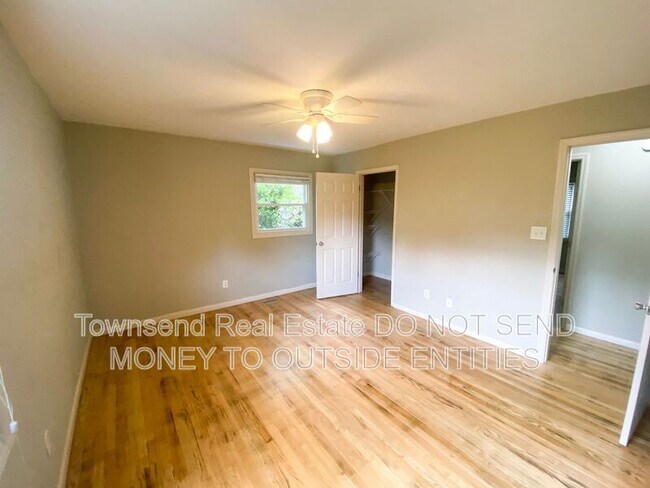 Building Photo - 212 Haverhill Dr