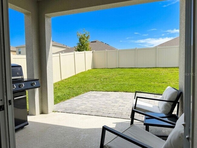 Building Photo - 33412 Country House Dr