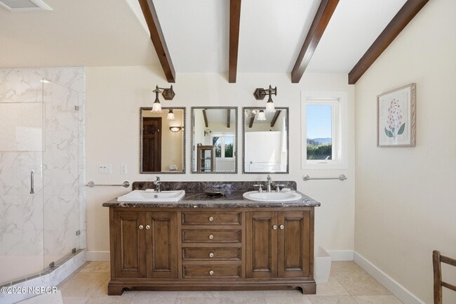 Building Photo - 2611 Janin Way