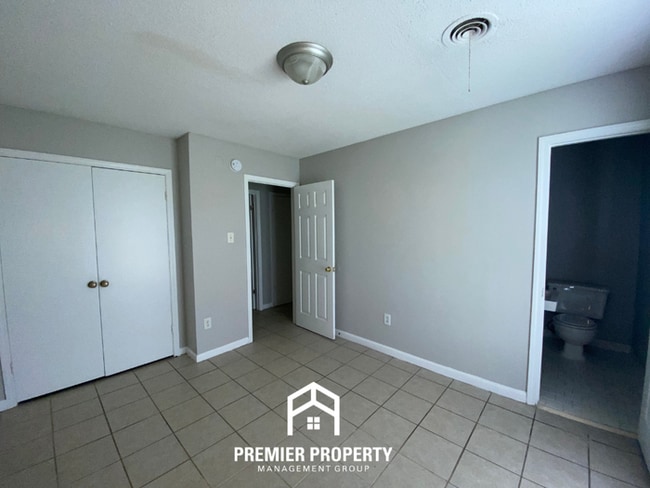 Building Photo - Spacious 4BR Family Home in Raleigh | Modern Tile Floors & Spacious Backyard