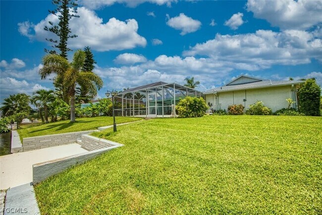 Building Photo - 5036 SW 9th Pl