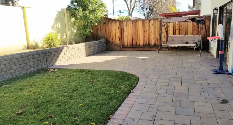 Building Photo - 1676 Lederer Cir