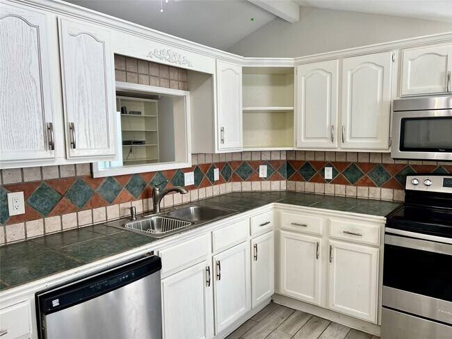 Building Photo - 3311 Crestmeadow Dr