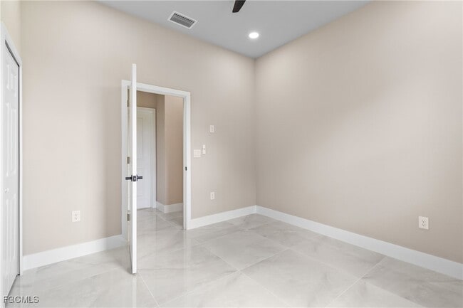 Building Photo - 2809 25th St SW