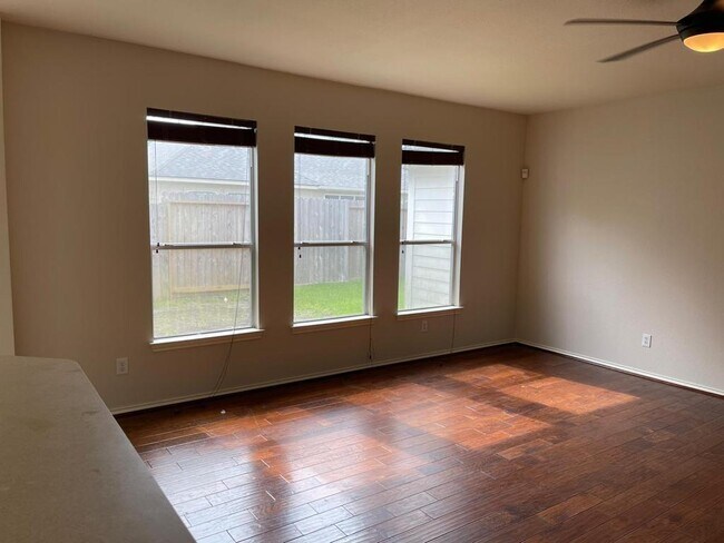 Building Photo - 4903 Lake Gladewater Ct