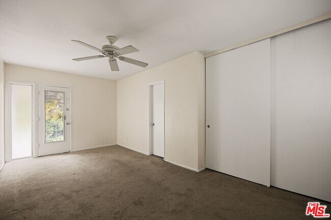 Building Photo - 161 W Channel Rd