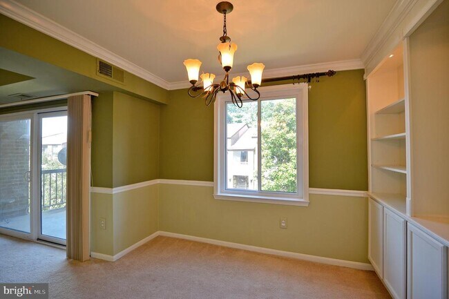 Building Photo - 9702 Kingsbridge Dr