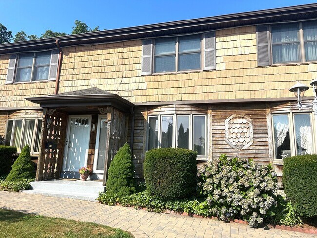 Primary Photo - 1 Cora St