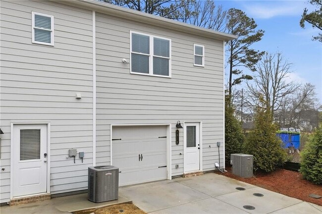 Building Photo - 1914 Cassia Aly