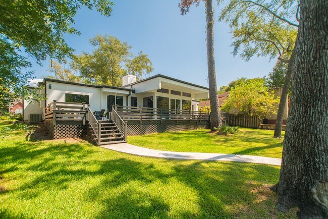 Building Photo - 3103 Hemingway Dr