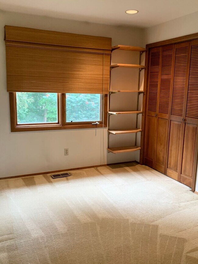 Building Photo - Oceanview 3BR 2.5BA | HUGE GARAGE | Washer & Dryer  | Dogs OK! >>> AVAILABLE NOW!