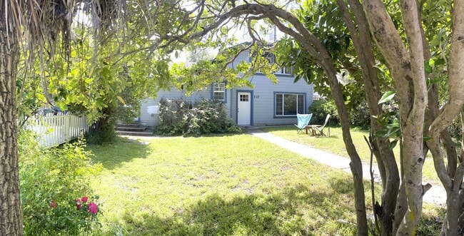 Building Photo - 507 Laverne Ave