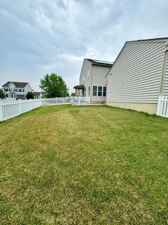 Building Photo - Welcome to Village of Bayberry North & Awa...