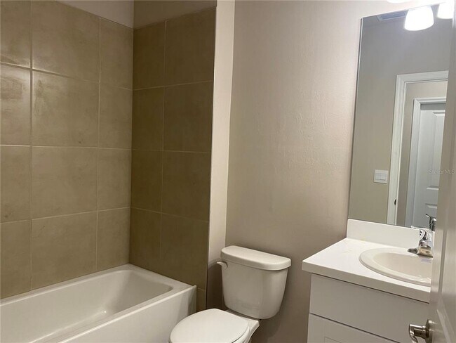 Building Photo - 16070 Bridle Rdg St