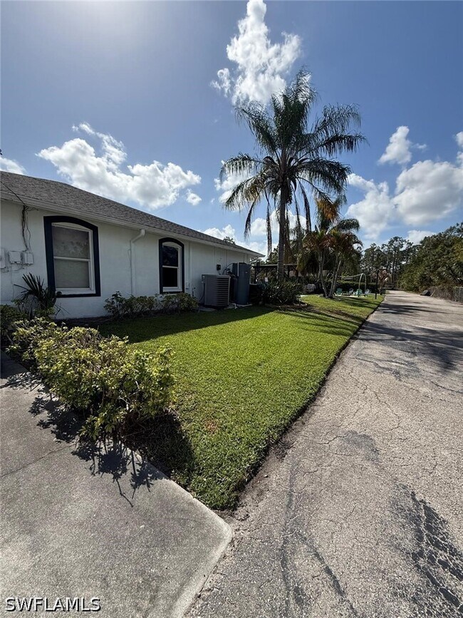 Building Photo - 3220 29th Ave NE