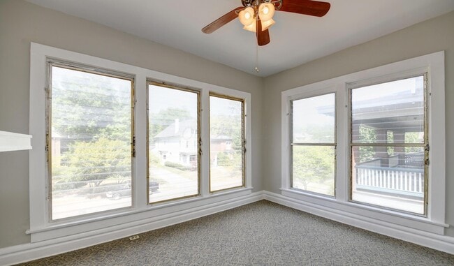 Building Photo - 1427 1/2 Bryden Road Unit