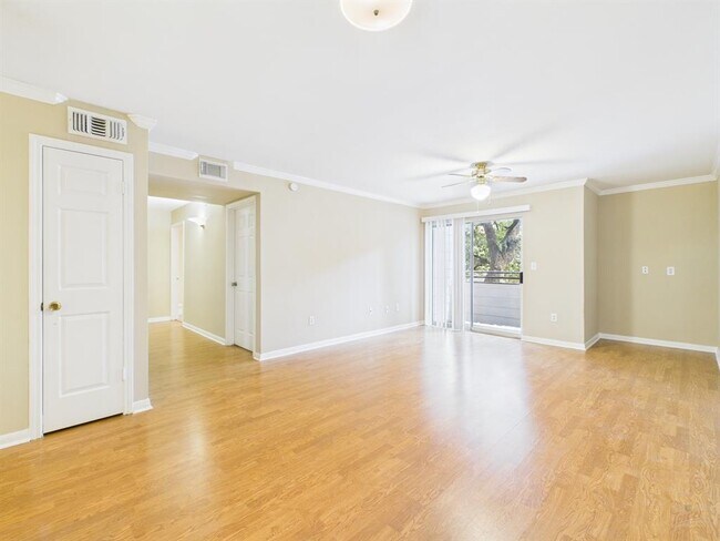 Building Photo - 501 W 26th St