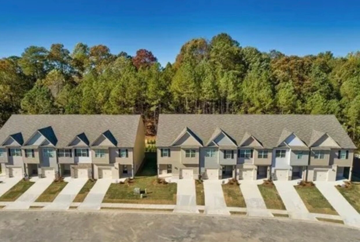 Building Photo - 275 Turtle Creek Dr